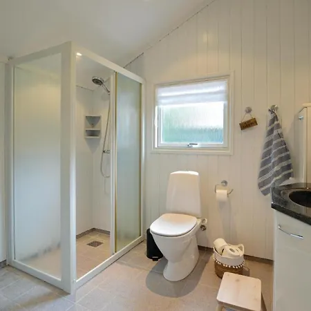 Nice In W/ Wifi And 3 Bedrooms Holiday home *