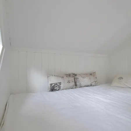 Nice In W/ Wifi And 3 Bedrooms Holiday home *